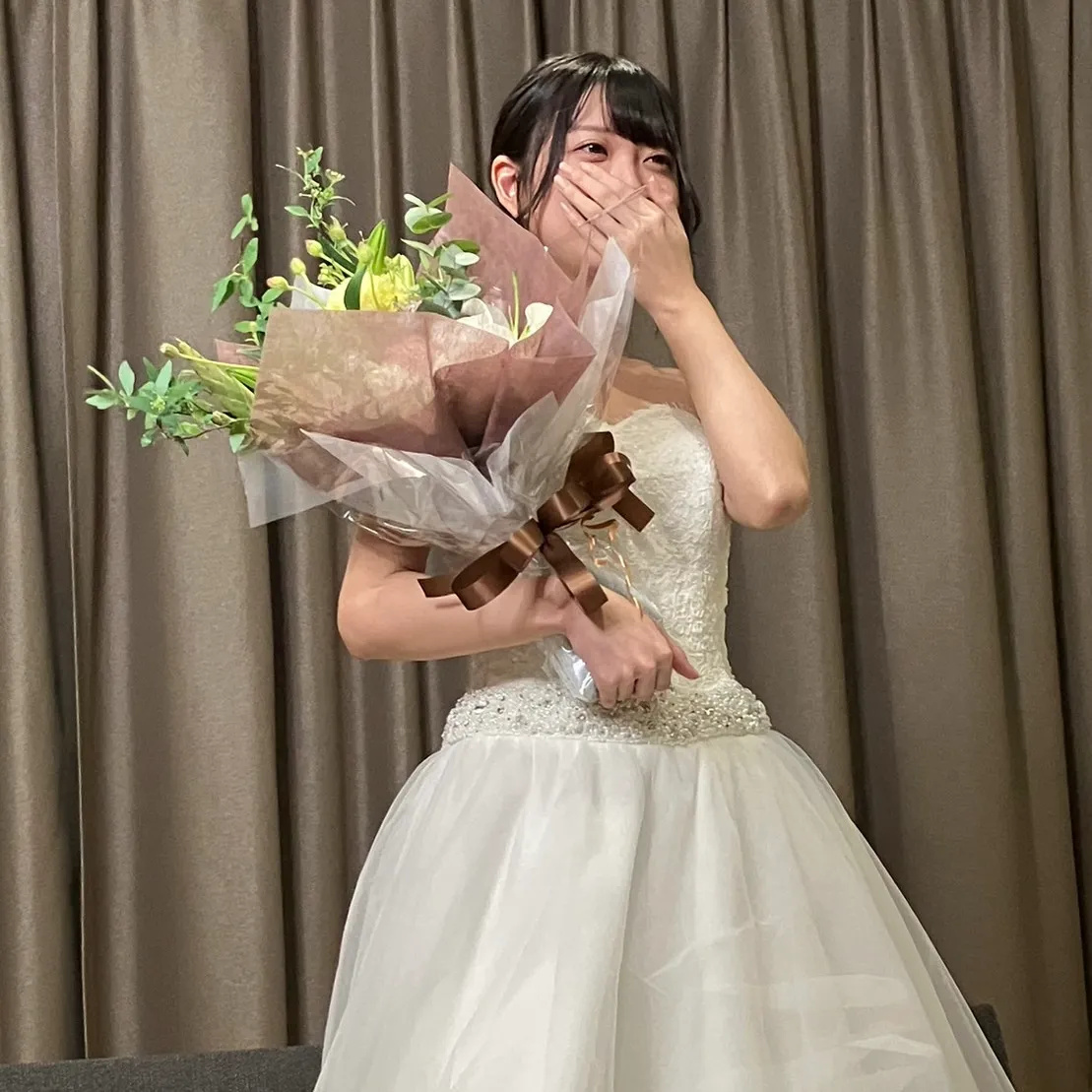 【终于开始贩卖】惠理佳泪下的毕业婚礼！在粉丝感谢祭的个人摄影会上挑战奖励！附有写真集的先行销售版！cd2