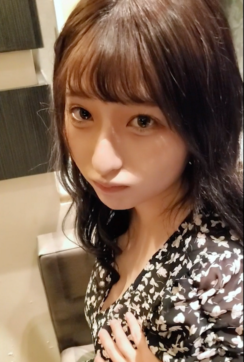 19岁的女主播级I杯女生试着拍照-yut