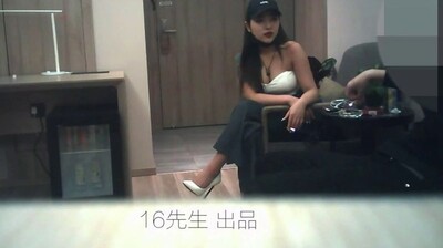 16先生刷了不少礼物约炮极品网红女主播雅X儿酒店啪啪!-yut